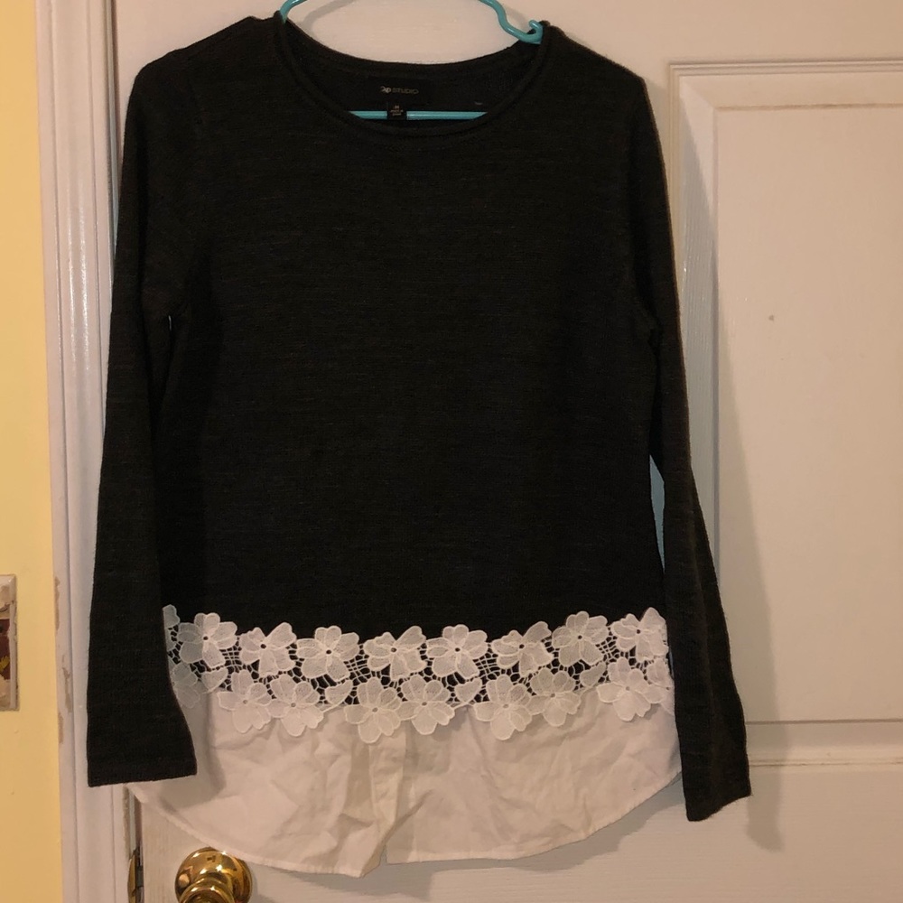 Gray/White Sweater